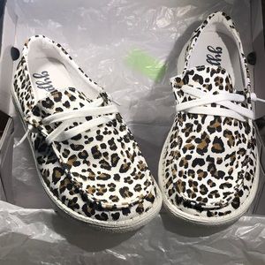 BNIB Gypsy Jazz/ Very G  Tan Cheetah Size 6